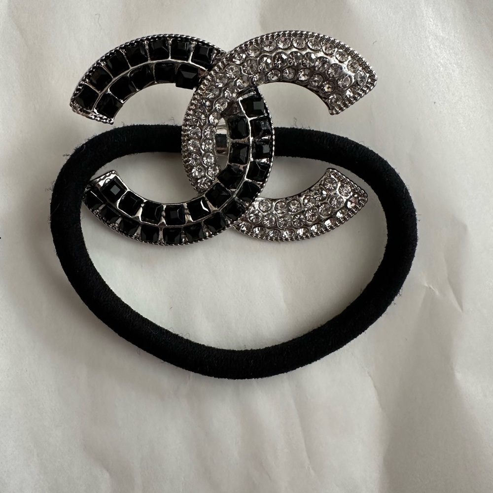 Chanel Black and Silver Hair Accessory